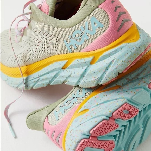 SOLD | HOKA Free People Clifton - size 6 (W) seaweed/green tea FP Movement HOKA - Picture 2 of 12